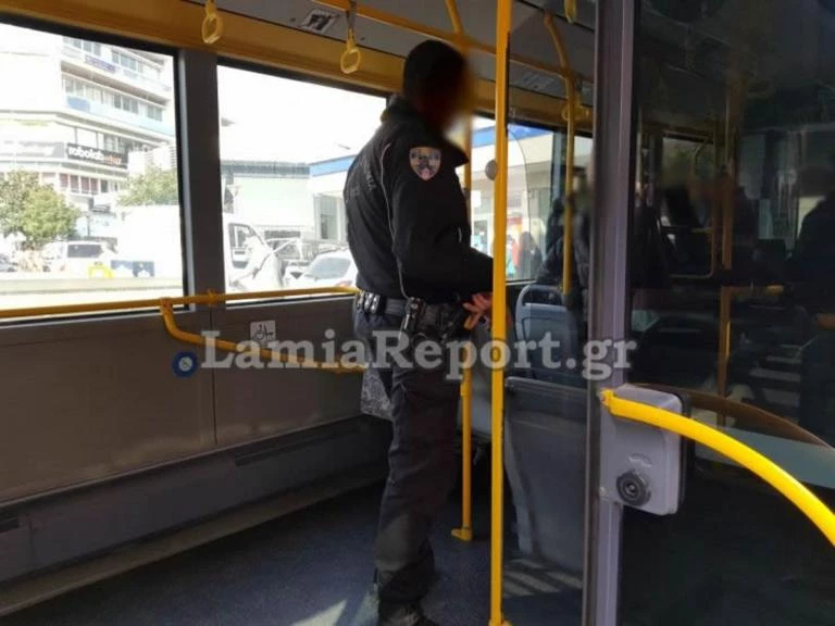 Λαμία: Έφοδος οπλισμένων αστυνομικών σε λεωφορείο – Το επεισόδιο που προκάλεσε αναστάτωση